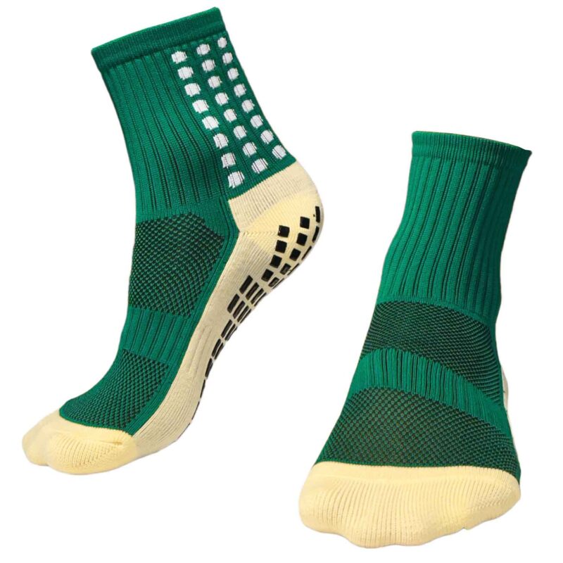 Zelené športové ponožky s protišmykovou podrážkou.