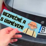 Nálepka na auto: "Bezpečne a s úsmevom!