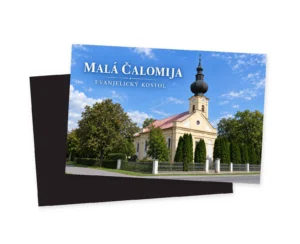 Grafické zobrazenie evanjelického kostola v Malej Čalomiji so siluetou veže a hlavnej stavby na pozadí oblohy.