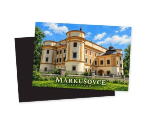 Náhľad magnetky Markušovce: okrový kaštieľ s oblými vežami, bielou výzdobou a vstupným pavilónom, nápisy Markušovce a Slovensko a odsunutá tmavá zadná strana.